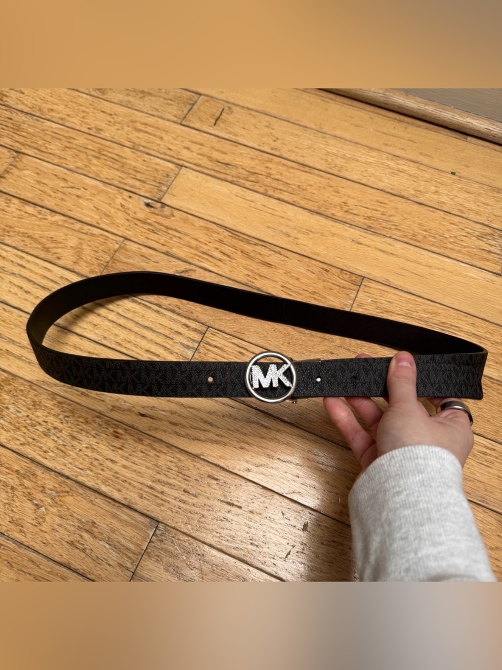 Michael Kors Monogram Black
Belt with Embellished Silver
Logo Buckle